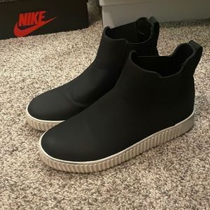 Women’s dress shoes